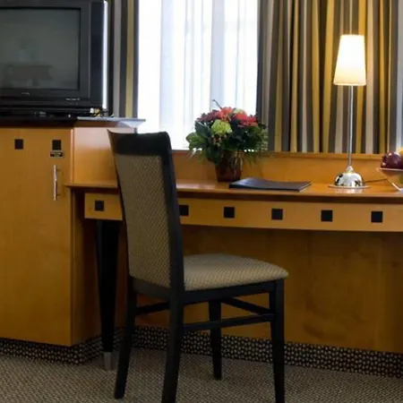 Alt Tempelhof Hotel 3*