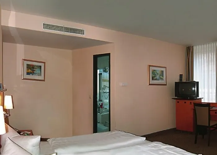 Alt Tempelhof 3* برلين