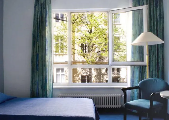 فندق Alt Tempelhof 3*